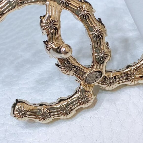 Chanel Quilted Classic Wallet in Black Caviar Gold Hardware - Picture 5 of 5